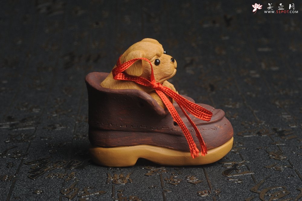 紫砂壶图片：美宠特惠 精致做工步步高升福气狗茶宠摆件 长8.8cm宽4.5到5cm高8.8cm - 全手工紫砂壶网