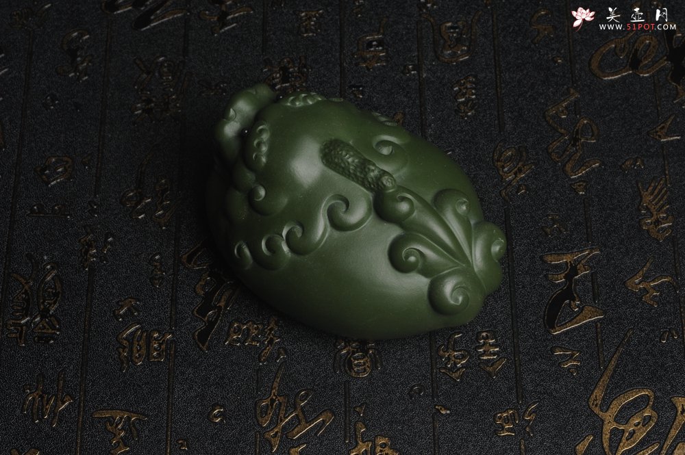 紫砂壶图片：美宠特惠 精工绿泥泥招财兽茶宠摆件 长10cm宽7cm高5cm - 全手工紫砂壶网