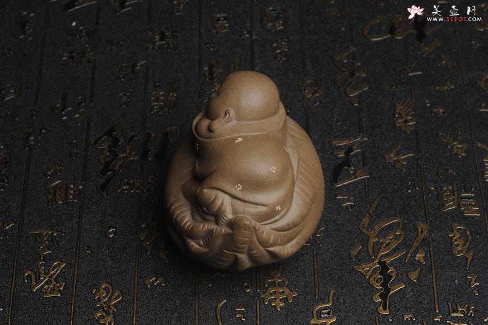 紫砂壶图片：美宠特惠 精工老青段如意人生茶宠摆件 神态细腻 长9cm宽7cm高7cm - 全手工紫砂壶网