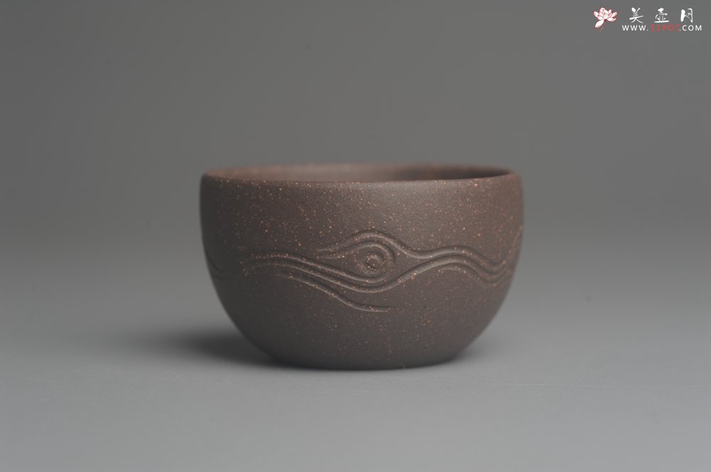 紫砂壶图片：美壶特惠 优质青灰段泥精致行云流水套组 一壶（180cc）二杯一醒茶罐（280cc） - 全手工紫砂壶网