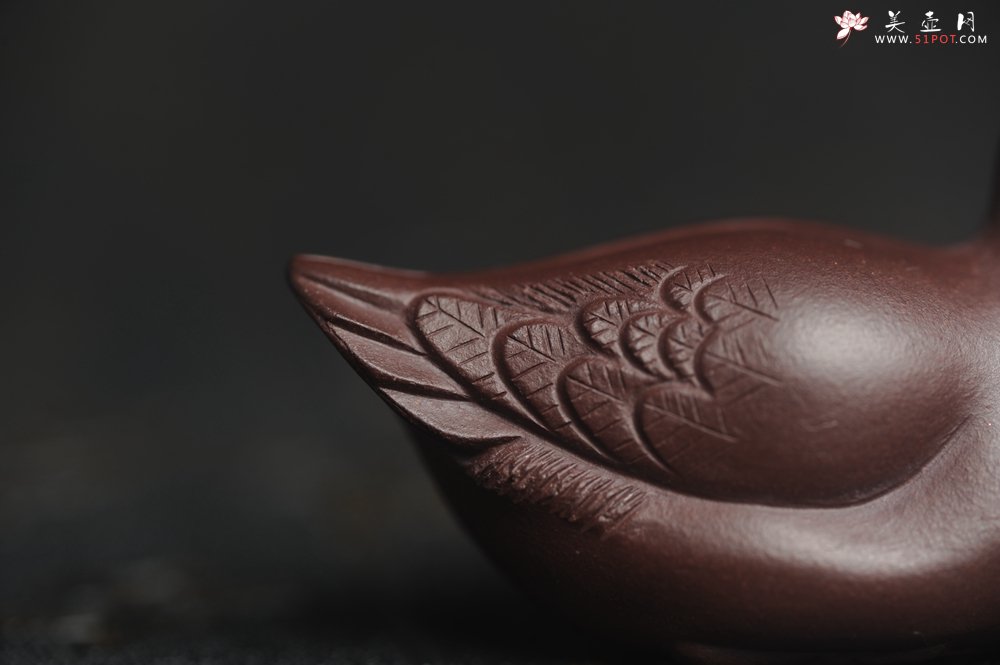 紫砂壶图片：美宠特惠 超精工特好紫泥呆萌小鸭茶宠摆件 长6宽2.5高3cm - 全手工紫砂壶网