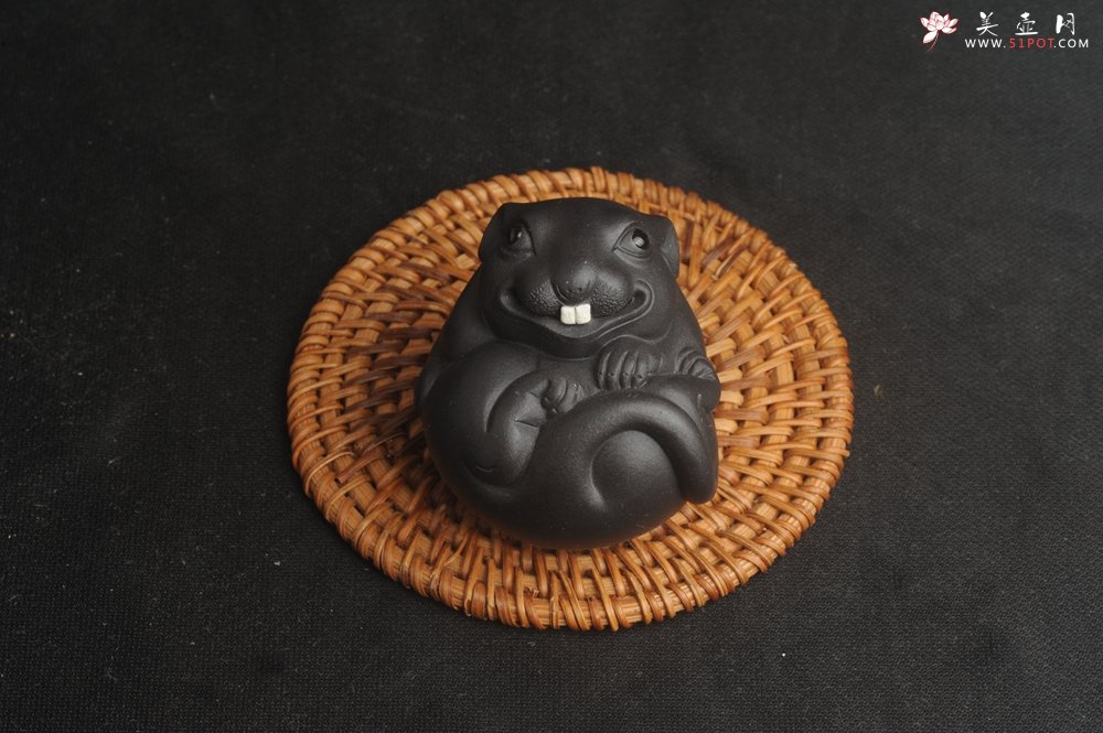 紫砂壶图片：美宠特惠 精致黑料  数（鼠）你最美 紫砂茶宠摆件  高6cm - 全手工紫砂壶网