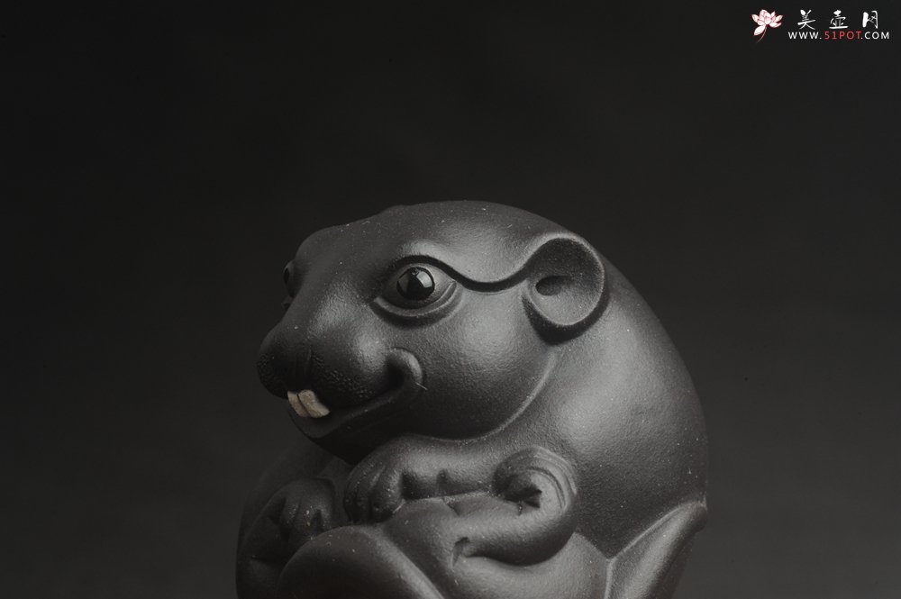 紫砂壶图片：美宠特惠 精致黑料  数（鼠）你最美 紫砂茶宠摆件  高6cm - 全手工紫砂壶网
