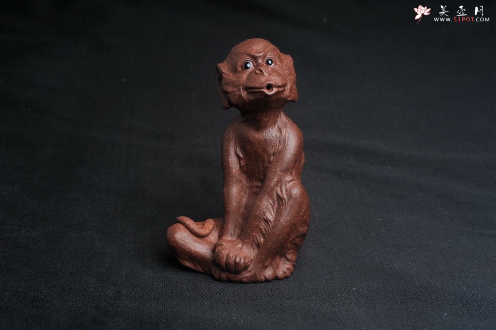 紫砂壶图片：美宠特惠 实力派工艺员姚老师 预计明年升助工 超精品老紫泥紫砂美猴灵猴茶宠 高11cm  肌理丰富生 - 全手工紫砂壶网