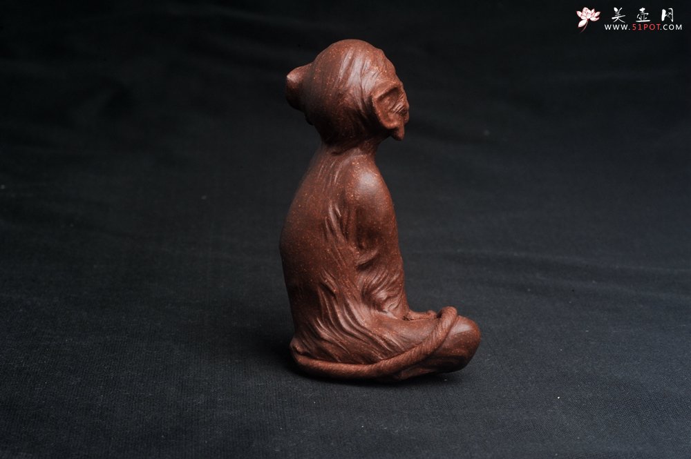 紫砂壶图片：美宠特惠 实力派工艺员姚老师 预计明年升助工 超精品老紫泥紫砂美猴灵猴茶宠 高11cm  肌理丰富生 - 全手工紫砂壶网