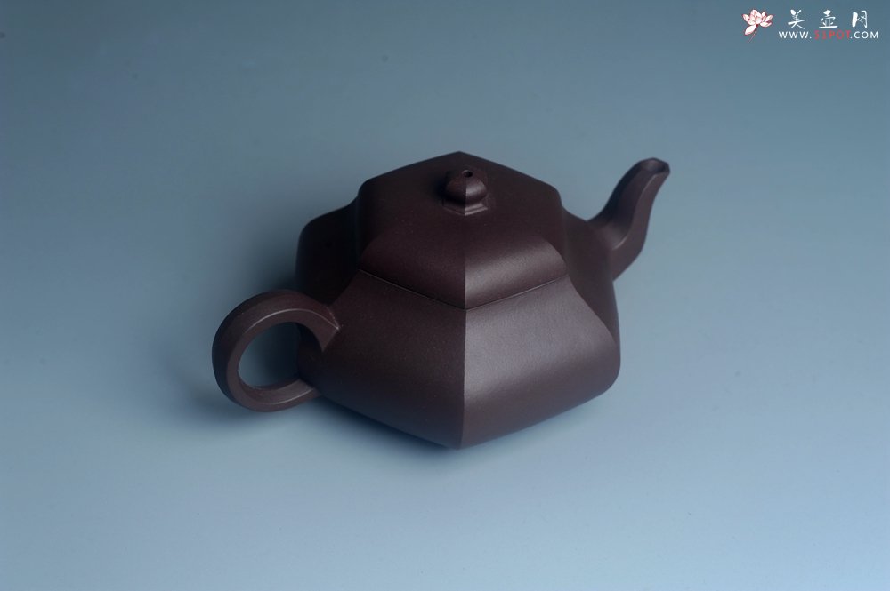 紫砂壶图片：美壶特惠 潜力股凌晨老师 精致紫泥全手工六方君德壶 期待与您结缘 - 全手工紫砂壶网