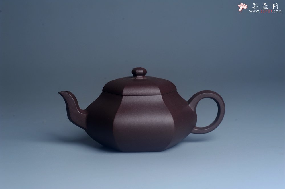 紫砂壶图片：美壶特惠 潜力股凌晨老师 精致紫泥全手工六方君德壶 期待与您结缘 - 全手工紫砂壶网