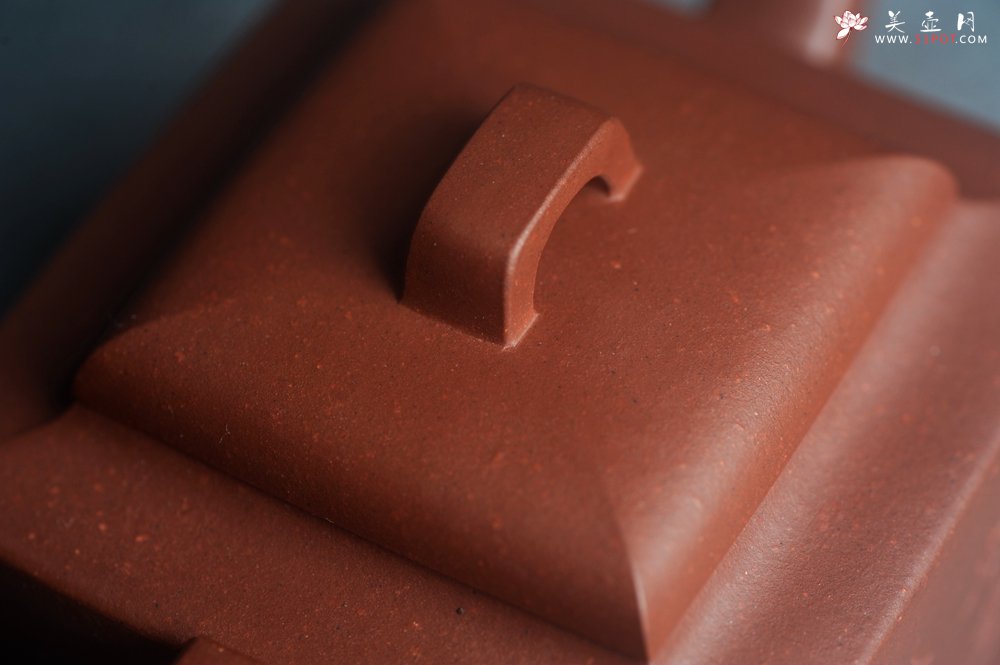 紫砂壶图片：全手工优质底槽清精致亚明四方壶 装饰清供图 特文气 - 全手工紫砂壶网