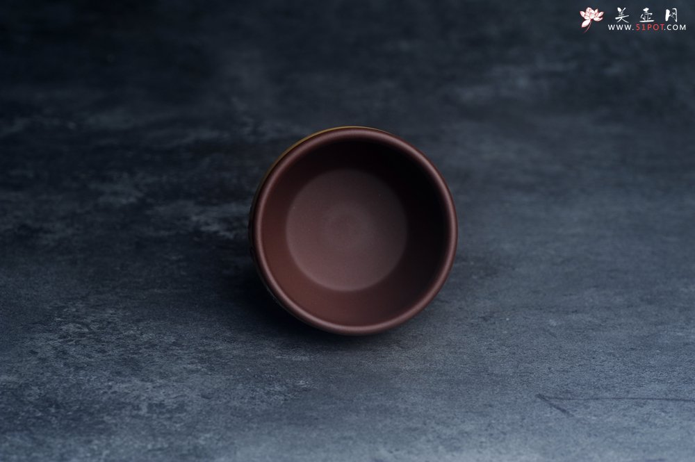 紫砂壶图片：美美杯特惠 精致花鸟紫砂杯 紫泥粉黄金段泥主人杯 茶杯 特文气 - 全手工紫砂壶网