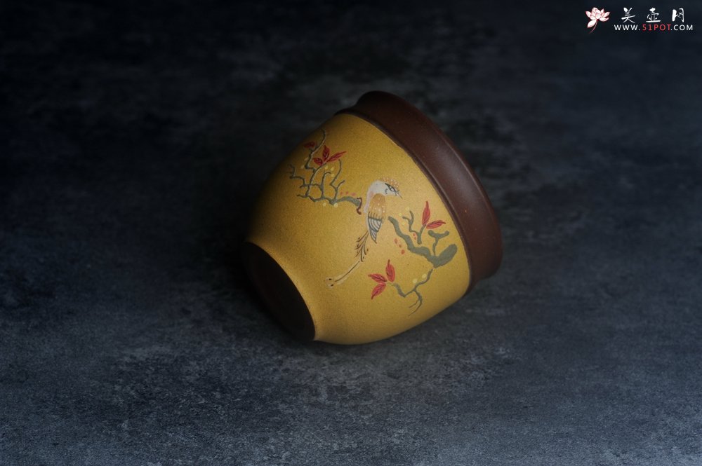 紫砂壶图片：美美杯特惠 精致花鸟紫砂杯 紫泥粉黄金段泥主人杯 茶杯 特文气 - 全手工紫砂壶网