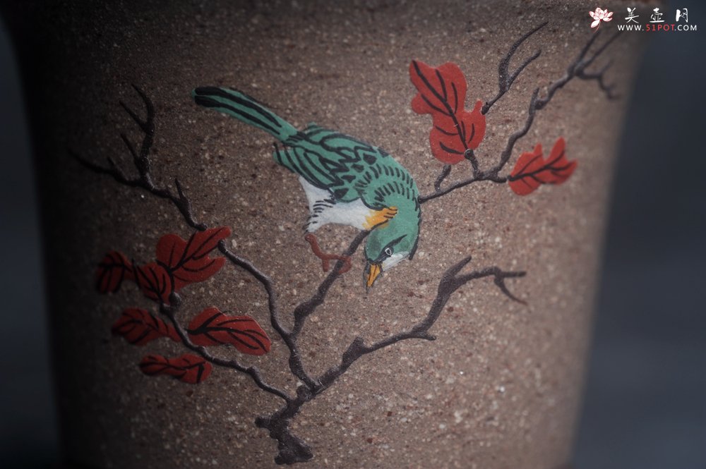 紫砂壶图片：美美杯特惠 精致花鸟紫泥粉黄金段泥主人杯 特文气 - 全手工紫砂壶网