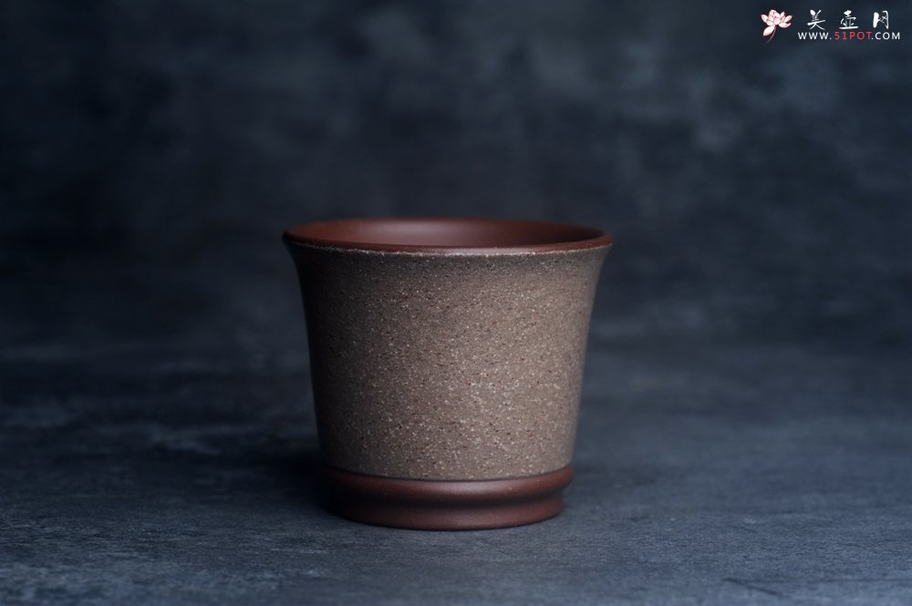 紫砂壶图片：美美杯特惠 精致花鸟紫泥粉黄金段泥主人杯 特文气 - 全手工紫砂壶网