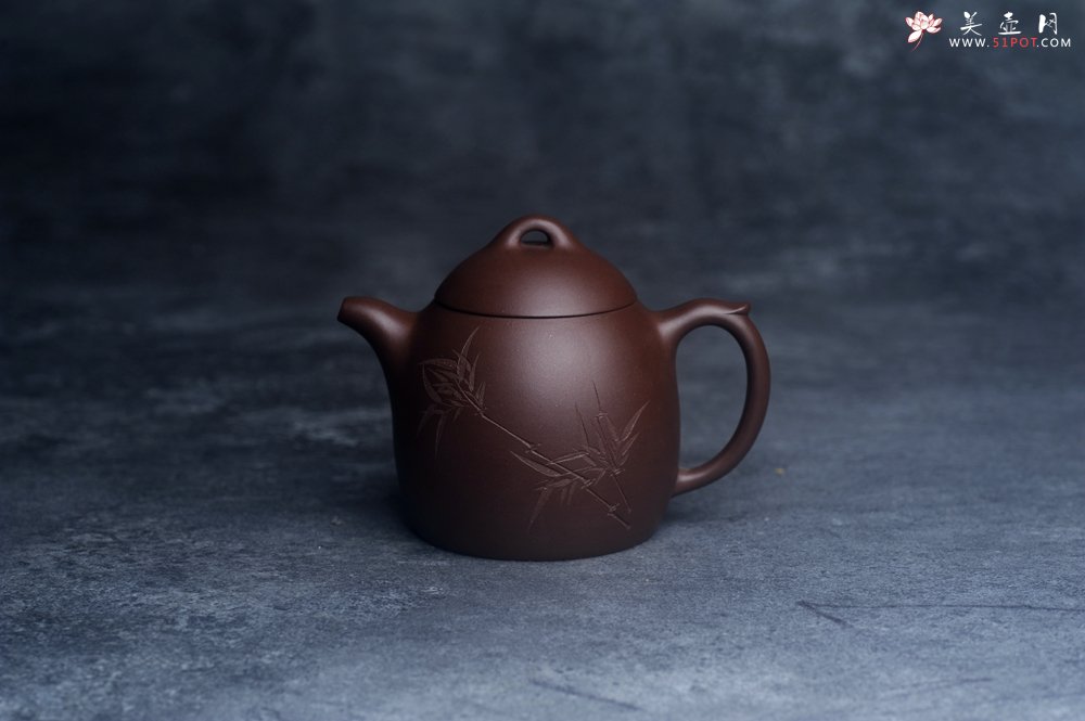 紫砂壶图片：美壶福利特惠 精致特好老紫泥秦权壶 刻竹子 特文气 - 全手工紫砂壶网
