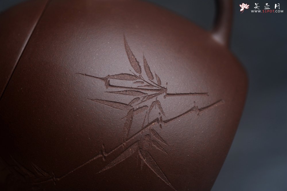 紫砂壶图片：美壶福利特惠 精致特好老紫泥秦权壶 刻竹子 特文气 - 全手工紫砂壶网