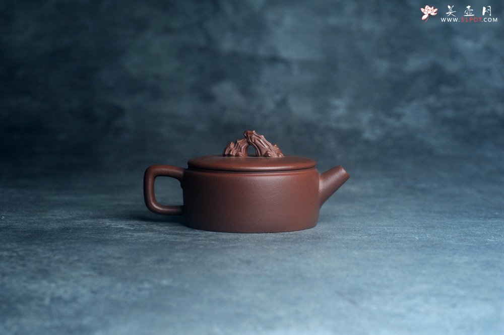 紫砂壶图片：美壶特惠 手工手制紫砂壶特好底槽青假山汉瓦壶 底部刻老虎 栩栩如生 茶壶 茶具 单壶 - 全手工紫砂壶网