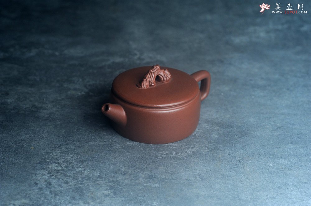 紫砂壶图片：美壶特惠 手工手制紫砂壶特好底槽青假山汉瓦壶 底部刻老虎 栩栩如生 茶壶 茶具 单壶 - 全手工紫砂壶网