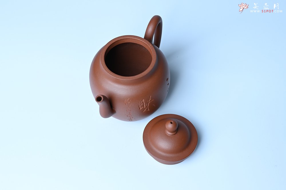 紫砂壶图片：毛国强入室弟子黄云初 特好清水泥高宫灯壶 名家何水法书法“三昧”，刘世涛伯陶刻 - 全手工紫砂壶网