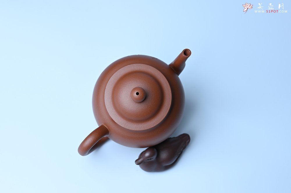 紫砂壶图片：毛国强入室弟子黄云初 特好清水泥高宫灯壶 名家何水法书法“三昧”，刘世涛伯陶刻 - 全手工紫砂壶网