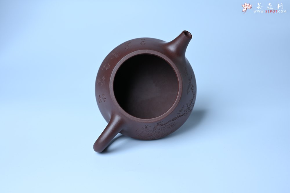 紫砂壶图片：实力派工艺师周斌 优质底槽青全手工精工满瓢壶 陶兴双刀装饰 诗写梅花月,茶烹谷雨春 - 全手工紫砂壶网