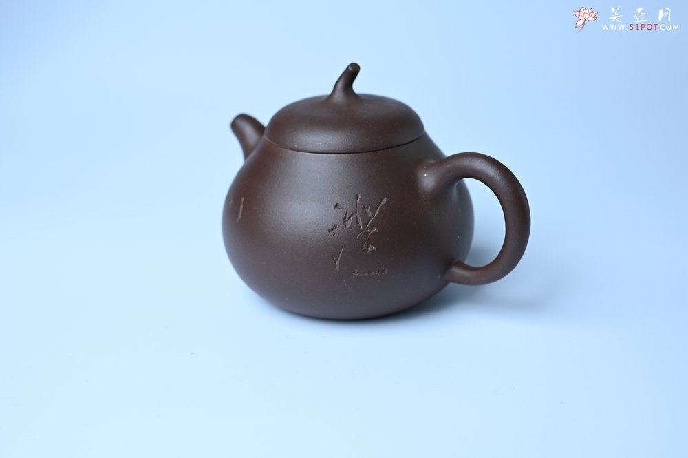 紫砂壶图片：毛国强入室弟子黄云初 特好老紫泥涤心茄段 名家何水法书法 刘世涛伯陶刻 - 全手工紫砂壶网