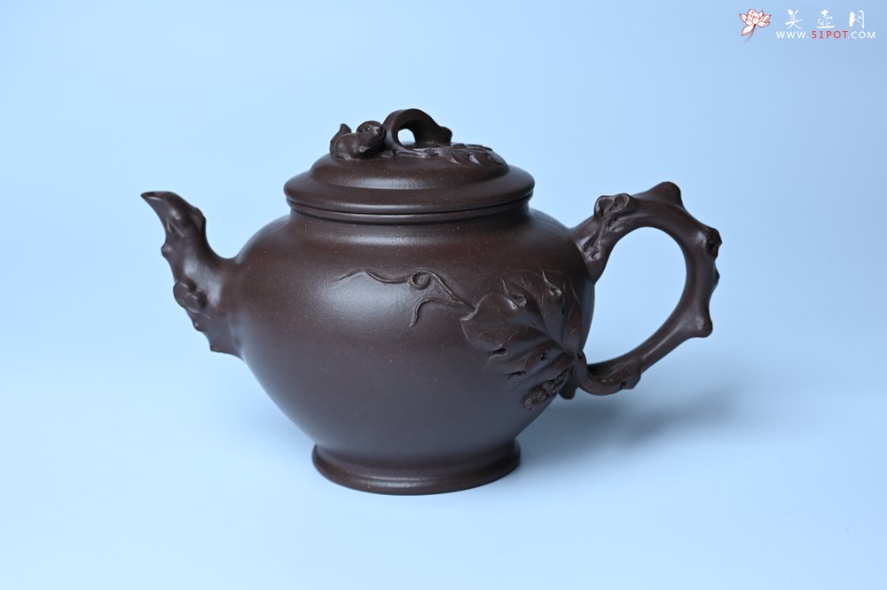 紫砂壶图片：潜力股赵老师 老紫泥全手工松鼠葡萄壶 茶人醉爱 - 全手工紫砂壶网