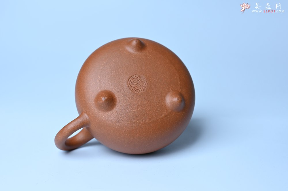 紫砂壶图片：美壶特惠 优质红降坡泥乳鼎壶 茶人醉爱 - 全手工紫砂壶网