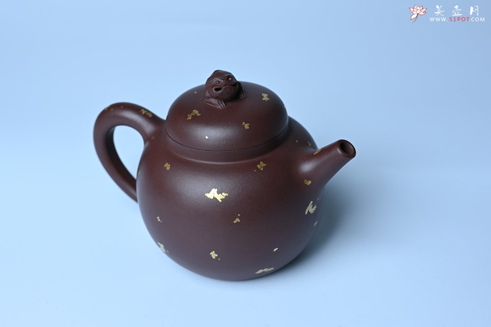 紫砂壶图片：潜力股周小培 全手工原创招财壶200cc 金蟾屹立于壶盖 撒金工艺铺满壶身 寓意黄金落满地 招财进宝 - 全手工紫砂壶网