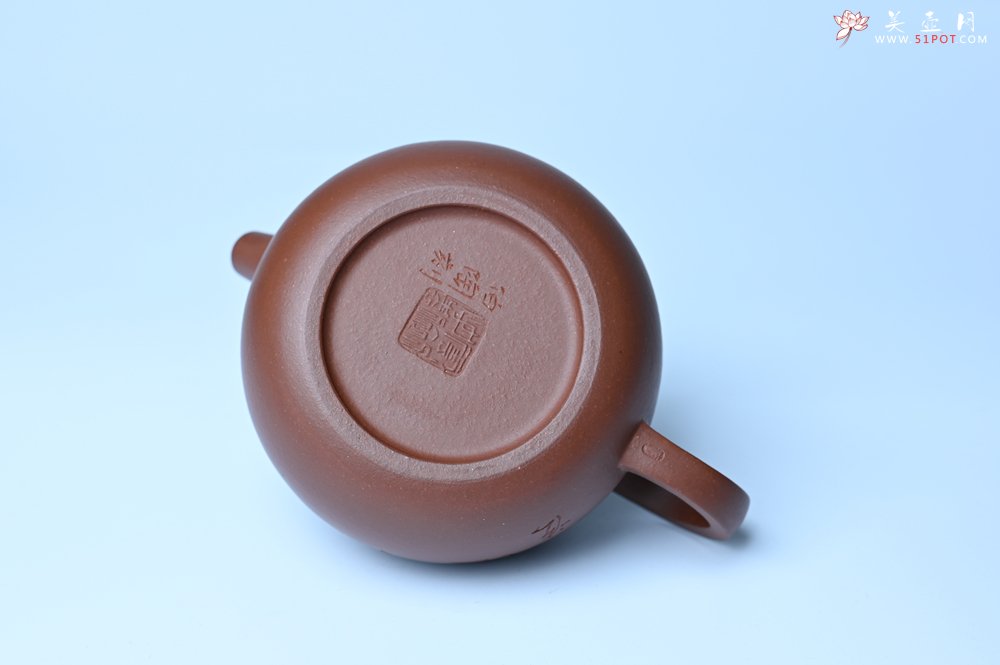 紫砂壶图片：毛国强入室弟子黄云初 特好老紫泥汉瓦壶 名家何水法书法“大彻大悟” 刘世涛伯陶刻 - 全手工紫砂壶网