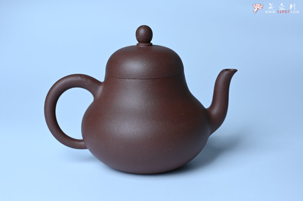 紫砂壶图片：毛国强入室弟子黄云初 特好老紫泥梨形壶 名家何水法书法＂壶在自香＂ 刘世涛伯陶刻 - 全手工紫砂壶网