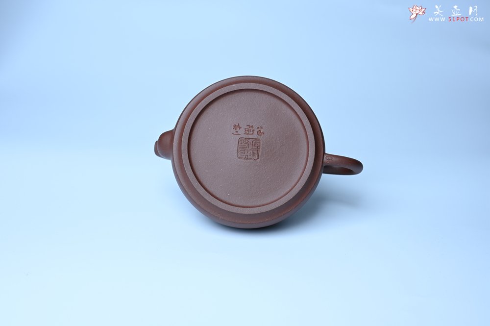 紫砂壶图片：毛国强入室弟子黄云初 特好老紫泥福圆壶 名家何水法书法“离幻即空” 刘世涛伯陶刻 - 全手工紫砂壶网