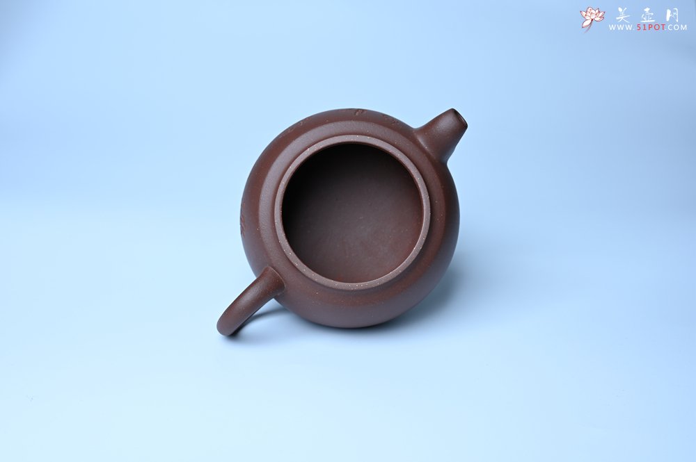 紫砂壶图片：毛国强入室弟子黄云初 特好老紫泥福圆壶 名家何水法书法“离幻即空” 刘世涛伯陶刻 - 全手工紫砂壶网