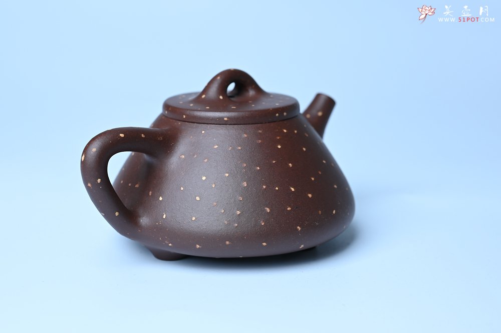 紫砂壶图片：潜力股周小培 特好老紫泥铺砂全手工子冶石瓢 - 全手工紫砂壶网