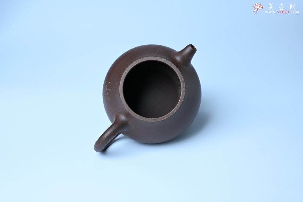 紫砂壶图片：毛国强入室弟子黄云初 特好老紫泥涤心茄段 名家何水法书法 刘世涛伯陶刻 - 全手工紫砂壶网