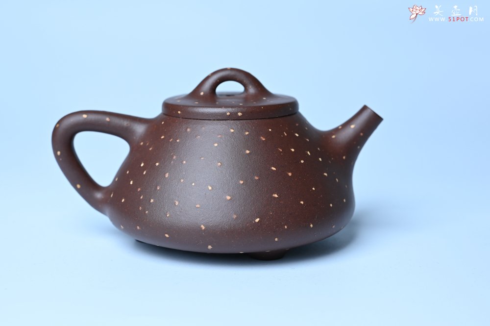 紫砂壶图片：潜力股周小培 特好老紫泥铺砂全手工子冶石瓢 - 全手工紫砂壶网