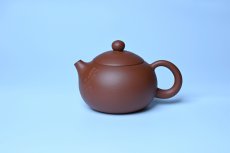 紫砂壶图片：毛国强入室弟子黄云初 特好老清水泥欢喜西施壶 名家何水法书法 刘世涛伯陶刻 - 全手工紫砂壶网