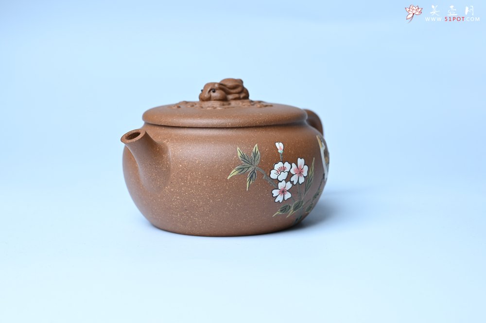 紫砂壶图片：美壶特惠 优质降坡泥花鸟听兔壶 茶人醉爱 - 全手工紫砂壶网