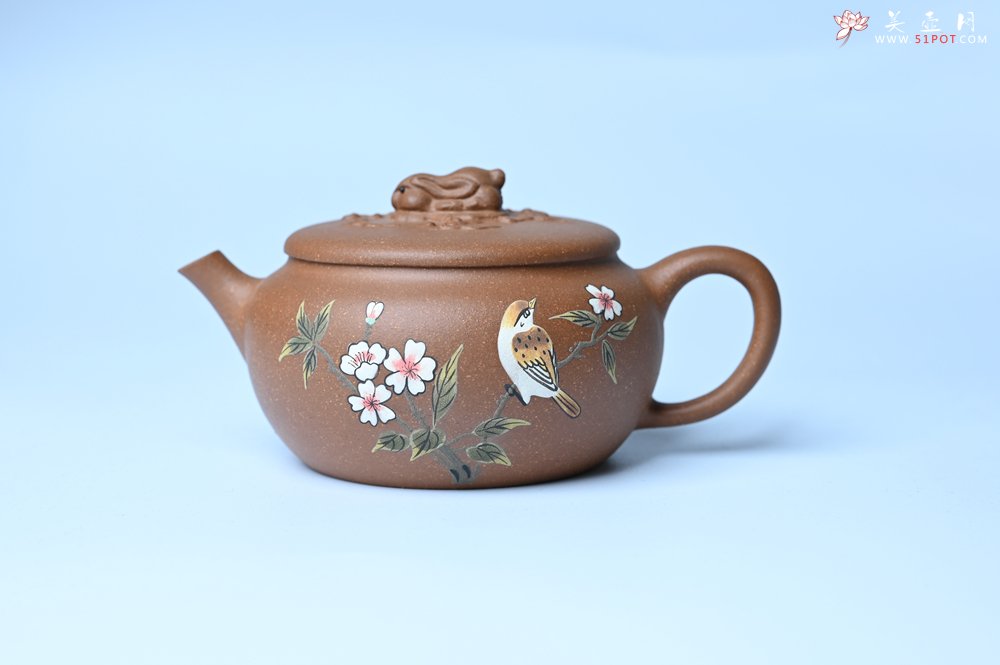 紫砂壶图片：美壶特惠 优质降坡泥花鸟听兔壶 茶人醉爱 - 全手工紫砂壶网