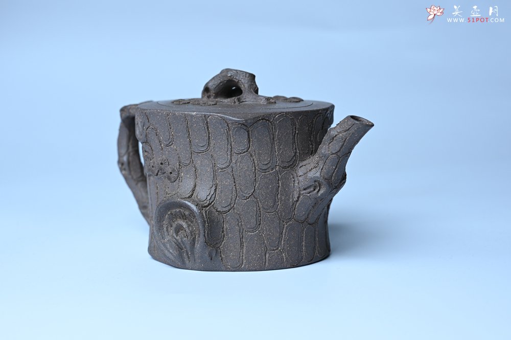 紫砂壶图片：美壶特惠 精致青段泥全松皮 全手工松桩壶 肌理丰富 特文气 - 全手工紫砂壶网