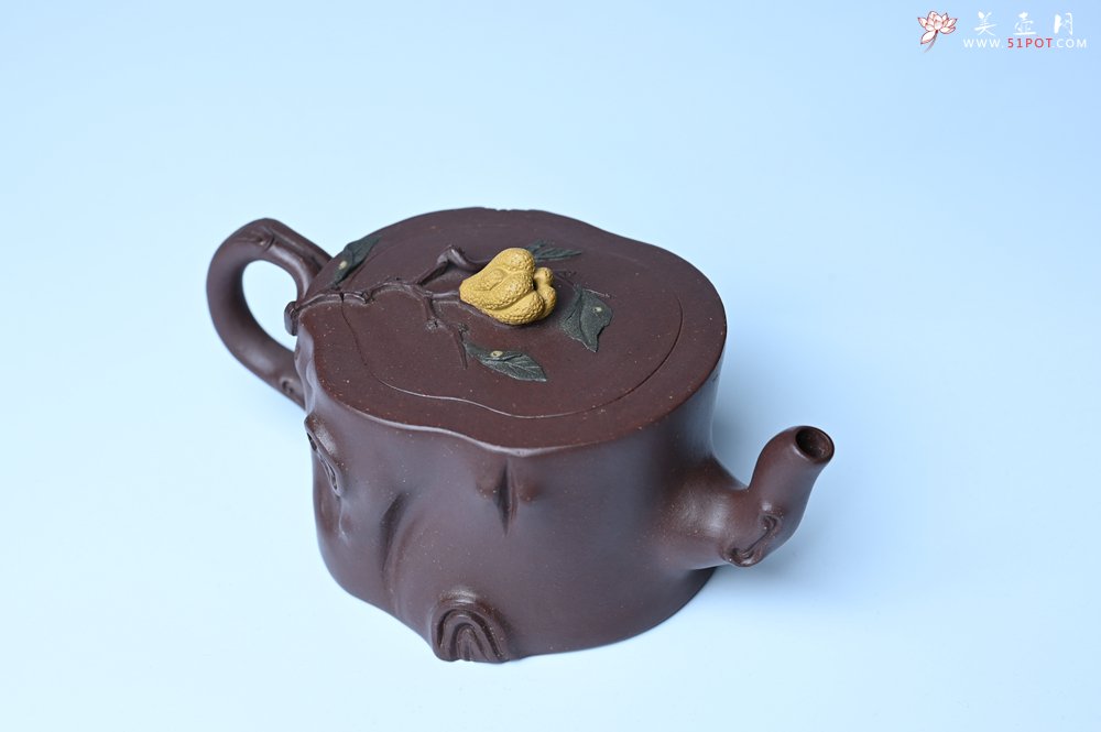 紫砂壶图片：美壶特惠 精致老紫泥佛手壶 肌理生动 底部刻佛手祥云特文气 - 全手工紫砂壶网