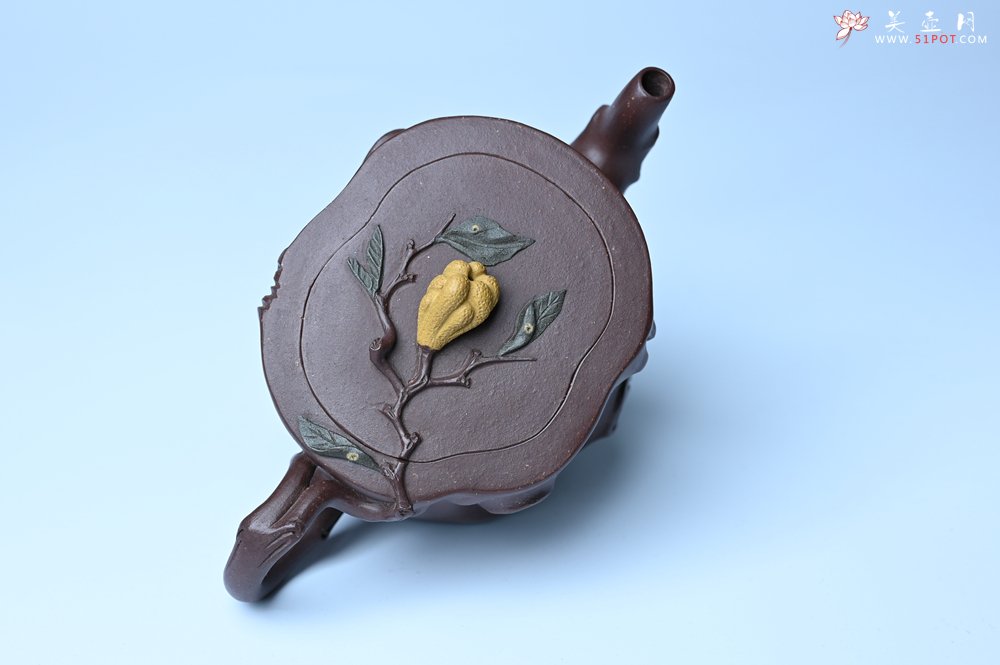 紫砂壶图片：美壶特惠 精致老紫泥佛手壶 肌理生动 底部刻佛手祥云特文气 - 全手工紫砂壶网