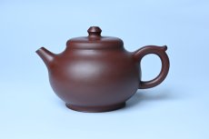 紫砂壶图片：潜力股周小培老师 4号井深井红皮龙全手工修德壶 养后特润 期待与您结缘 - 全手工紫砂壶网