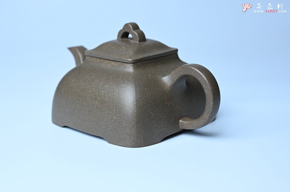 紫砂壶图片：实力派张海艳全手工蟹壳老青段泥精工弧菱壶 - 全手工紫砂壶网