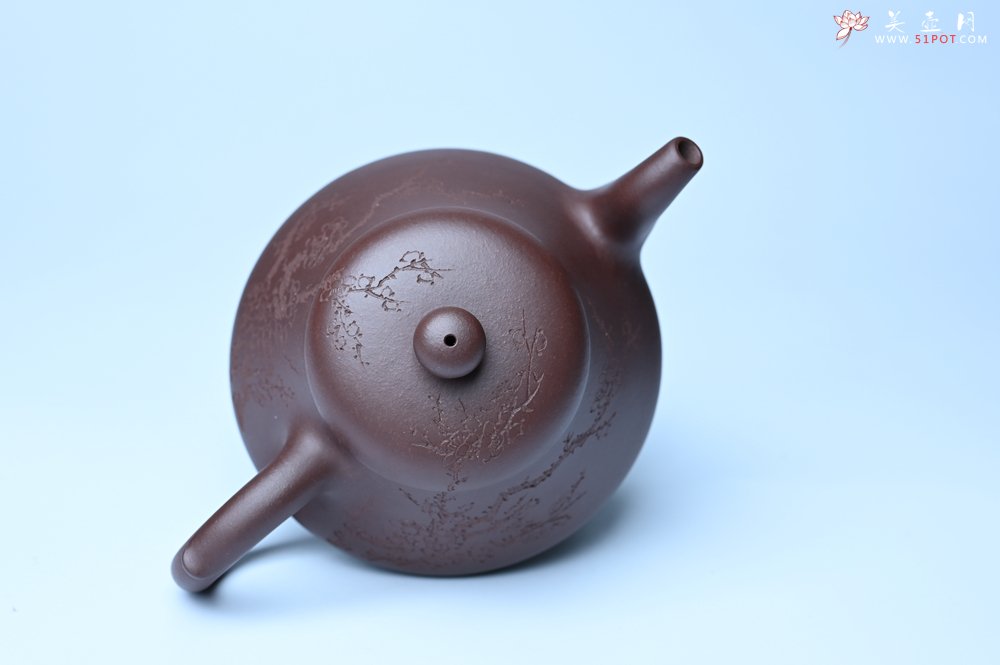 紫砂壶图片：潜力股周小培老师 全手工底槽青缘德壶 装饰通转梅花特文气 期待与您结缘 - 全手工紫砂壶网