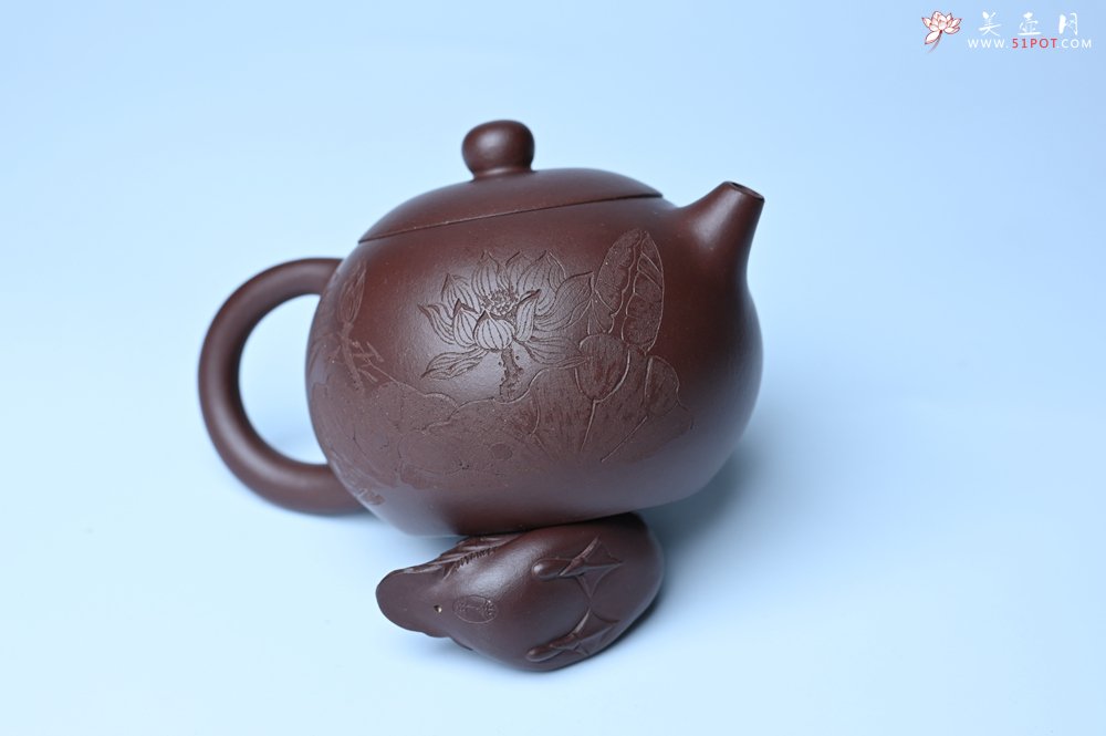 紫砂壶图片：油润底曹青 全手工西施茶壶 玉洁冰清 接天莲叶无穷碧 映日荷花别样红 - 全手工紫砂壶网