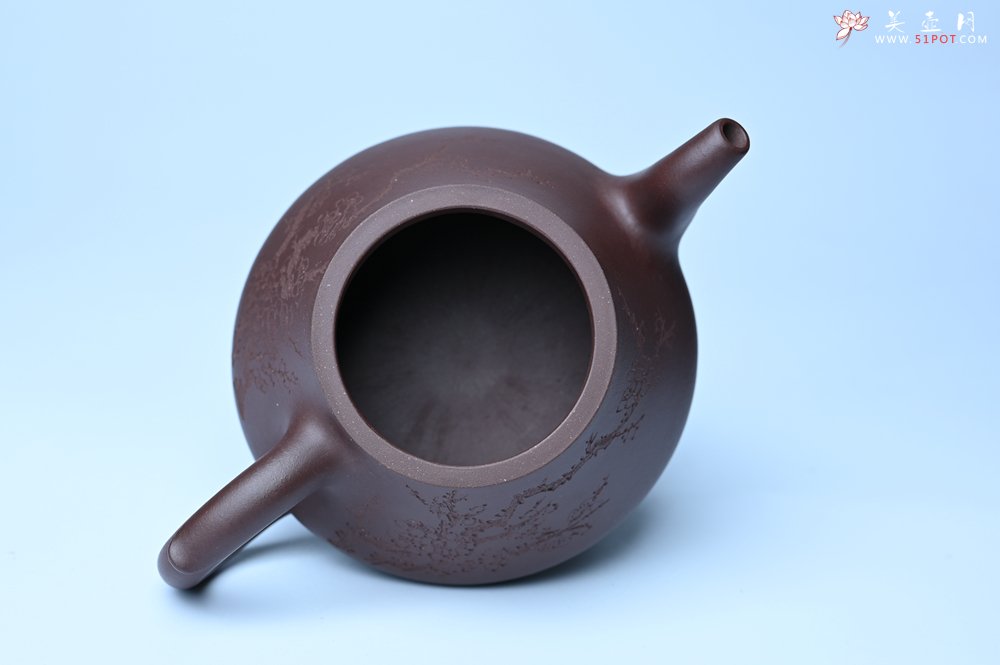 紫砂壶图片：潜力股周小培老师 全手工底槽青缘德壶 装饰通转梅花特文气 期待与您结缘 - 全手工紫砂壶网