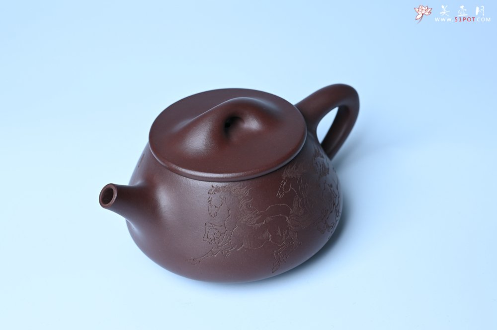 紫砂壶图片：实力派周斌 优质底槽青全手工精工满瓢壶  范小君徒杨志超装饰七骏图 - 全手工紫砂壶网