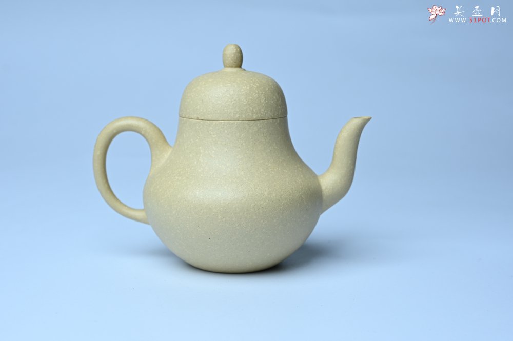 紫砂壶图片：美壶特惠 纯净本绿梨形壶 茶人醉爱 - 全手工紫砂壶网