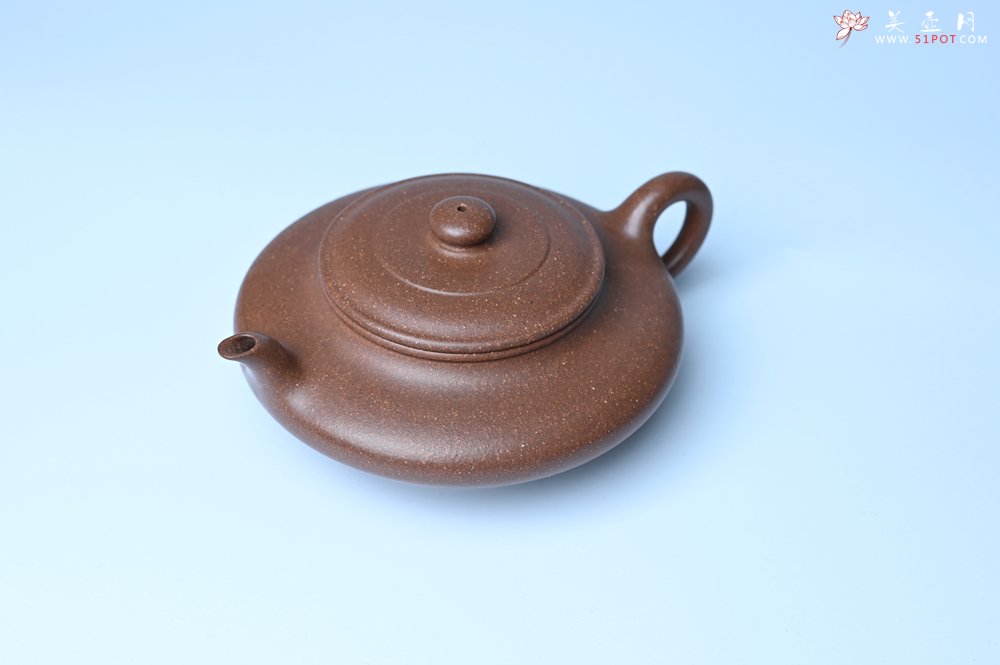 紫砂壶图片：潜力股周小培 特好文革老紫泥 全手工虚扁壶 难度大 好壶期待与您结缘 - 全手工紫砂壶网