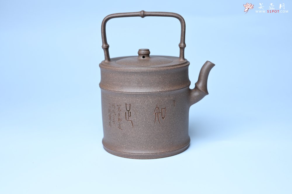 紫砂壶图片：美壶特惠 特好老段泥 精工知（知了）足（竹子）提梁 挺拔秀雅 - 全手工紫砂壶网