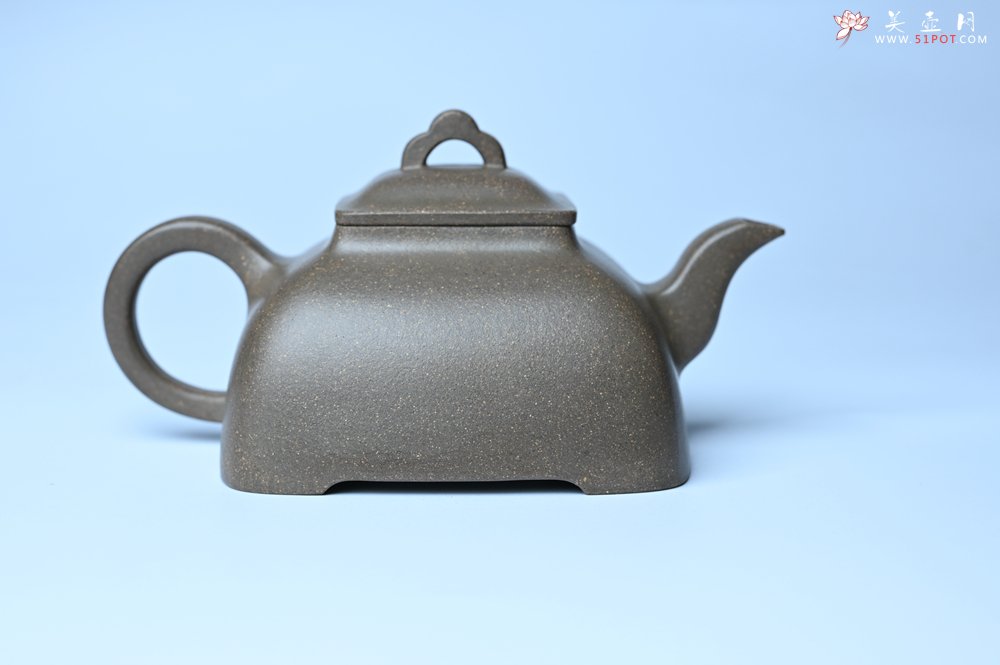 紫砂壶图片：实力派张海艳全手工蟹壳老青段泥精工弧菱壶 - 全手工紫砂壶网